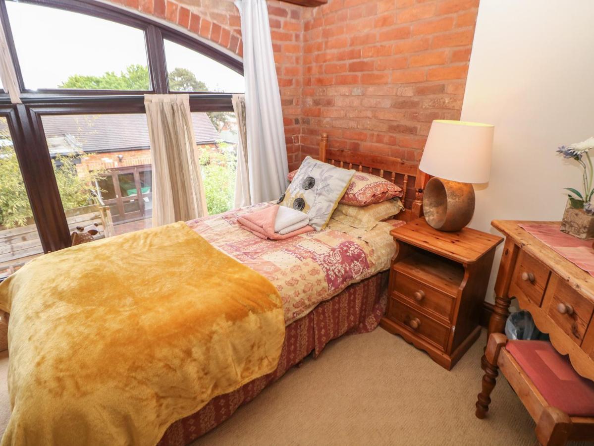 The Haybarn Villa Lichfield Kültér fotó
